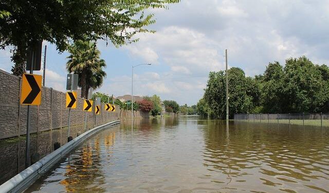 Heartbreak in Texas: A Man’s Fight for Hope as Five Family Members Remain Missing After Catastrophic Floods