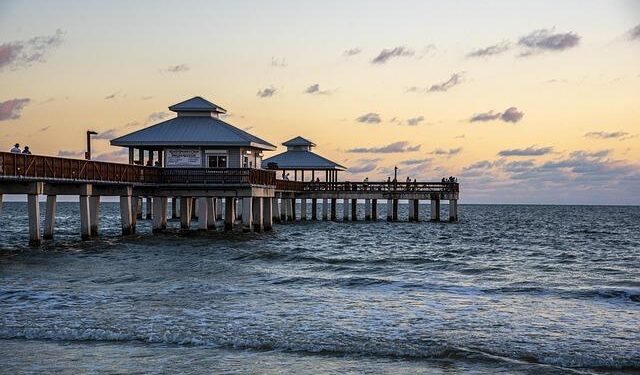 Discovering the Gulf of Mexico: A Vibrant Blend of Oil, Fishing, and Tourism Adventures