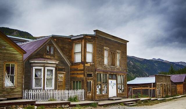 Uncover the Three Must-Visit Colorado Towns for Your Perfect Summer Escape!