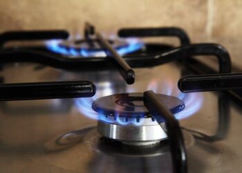 Breaking Free: How Fossil Gas Ties Mexico and Central America to U.S. Energy Dependence