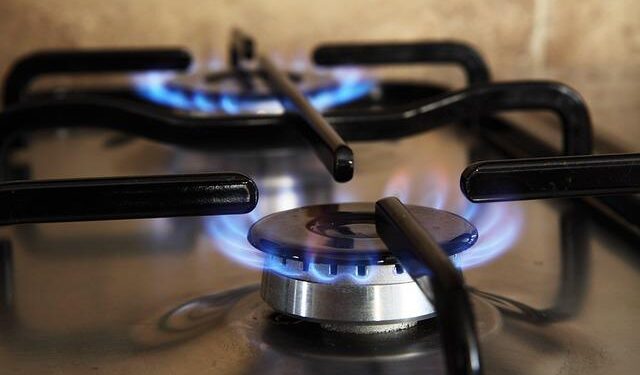 Breaking Free: How Fossil Gas Ties Mexico and Central America to U.S. Energy Dependence