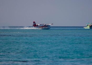 Heroic Rescue: Americans Pulled to Safety After Seaplane Crash in the Bahamas!