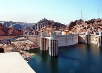 Lake Mead’s Historic Low: Unraveling the Crisis of the Colorado River