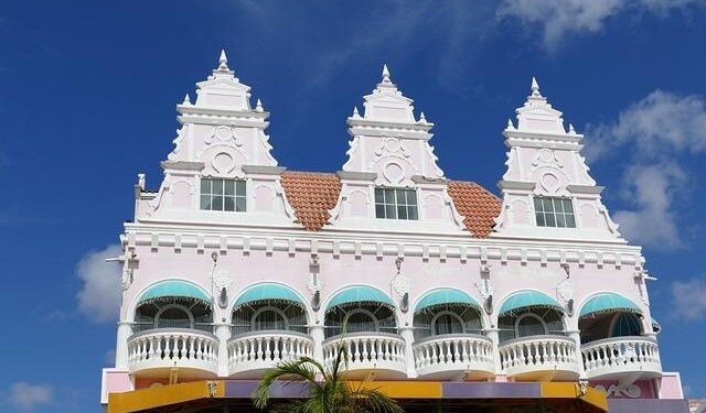 Unveil the Night Sky: Explore the Celestial Wonders Over Oranjestad, Aruba!