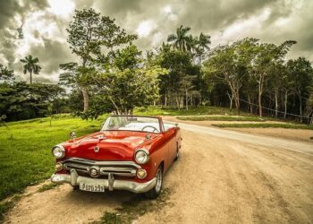 Cuba at a Crossroads: Power Outages and External Pressures Endanger Social Stability